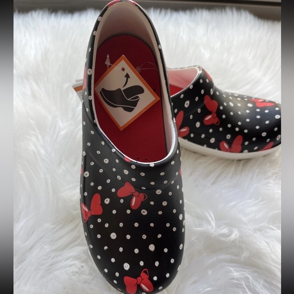 🆕Crocs Minnie Mouse Red Bow Polka Dot Print Women’s Size 5 Removable Insole - Picture 6 of 13